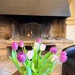 Hotel Chateau De Latour